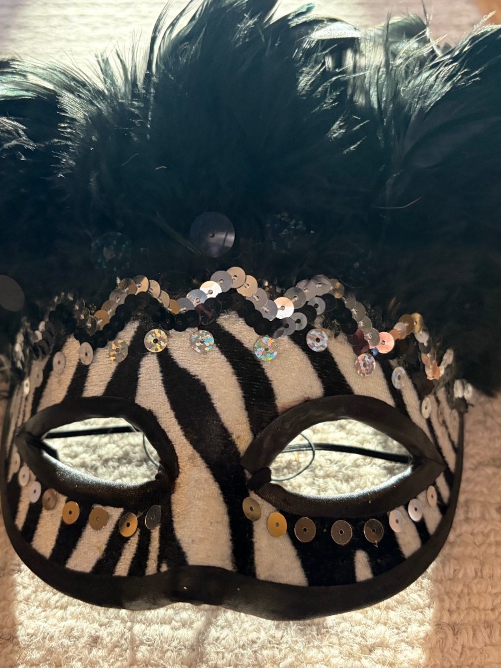 🎭✨ LUXURY BLACK & WHITE MASQUERADE MASK — SEQUINS, FEATHERS & TIGER STRIPES ✨🎭